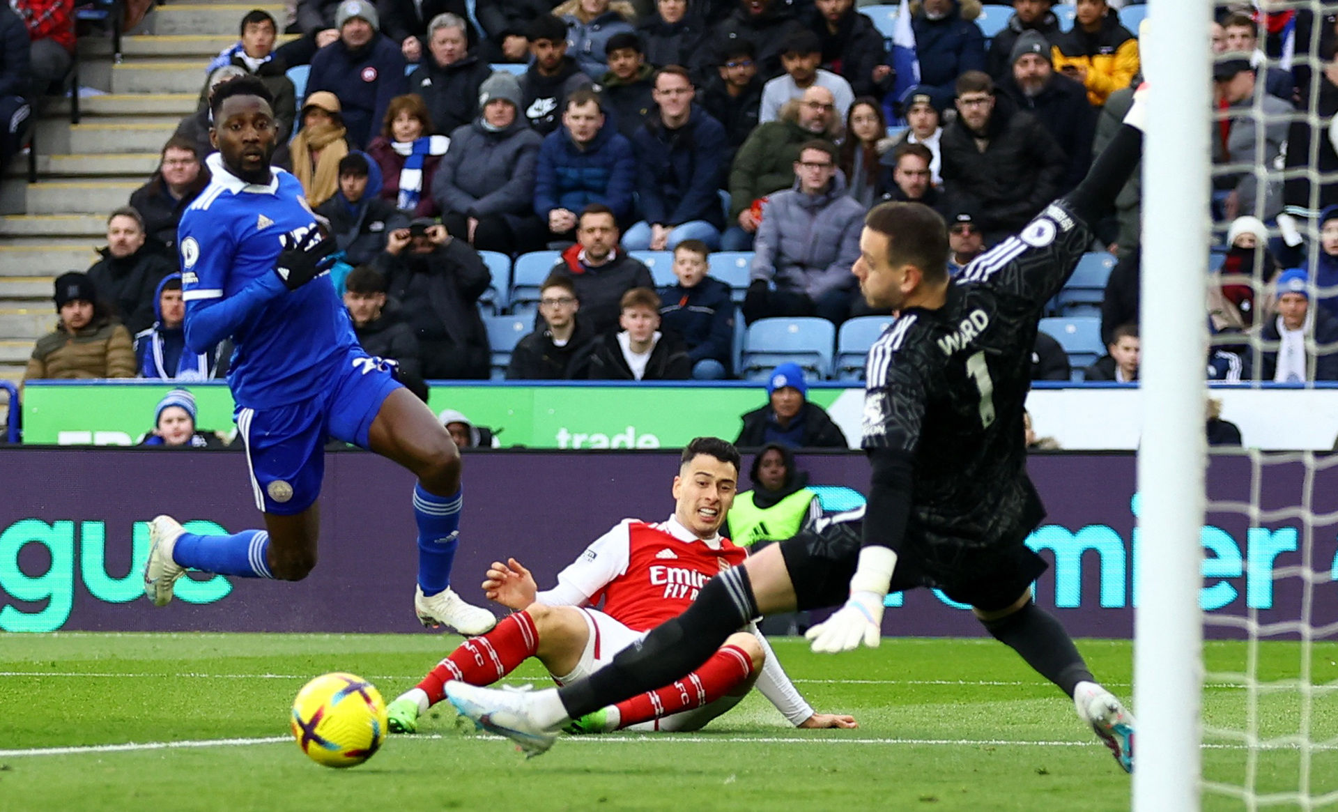 联赛战绩低 联赛战绩低